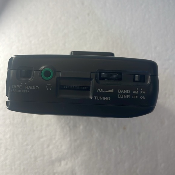 Sony Walkman SM-FX 19 cassette player mega bass rolling mechanism radio beltclip - Picture 3 of 6